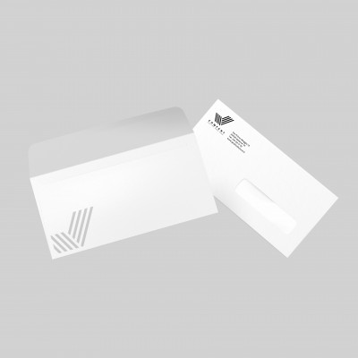 Buste con strip adesivo con o senza finestra, misura 11x23 cm. Carta bianca da 80 gr.